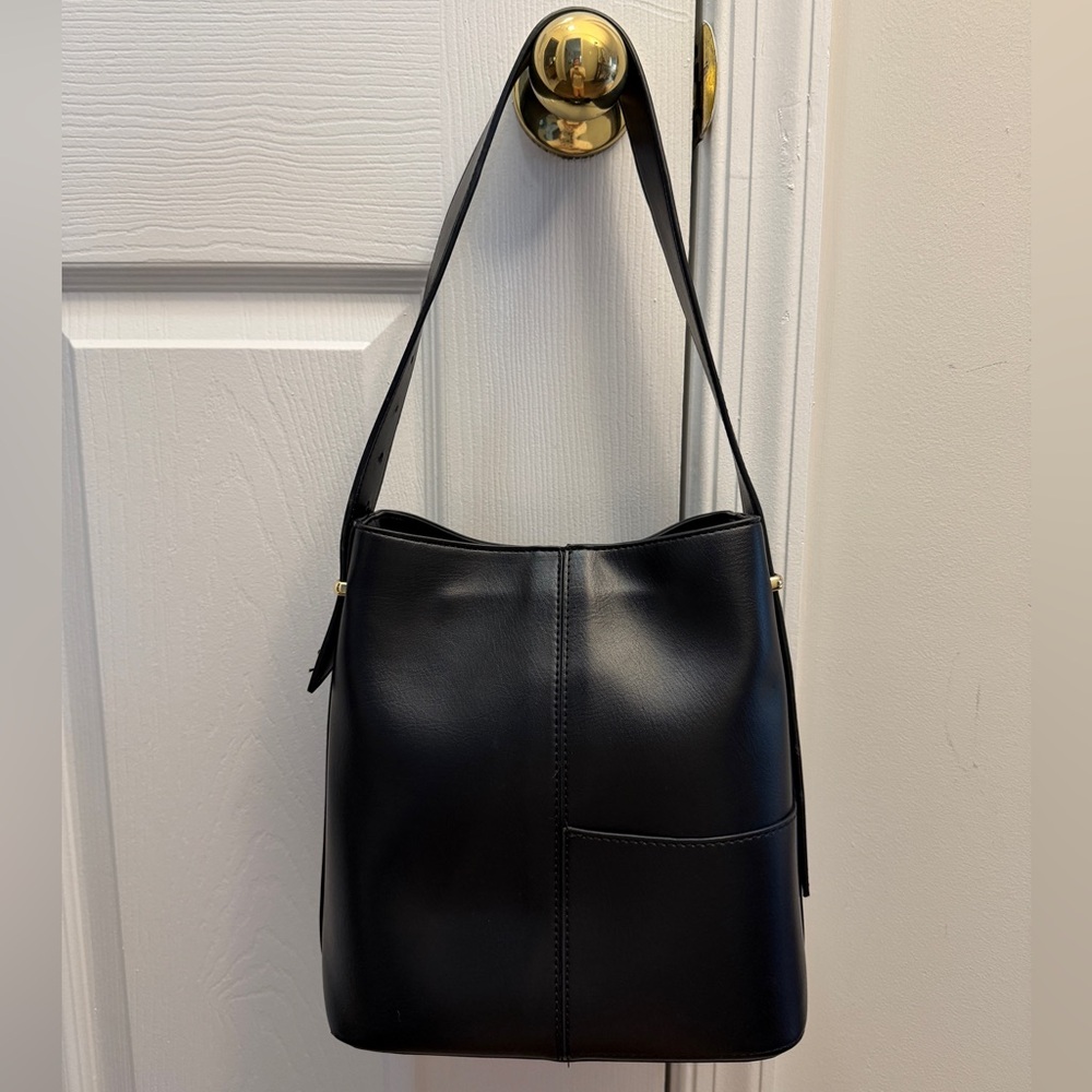 HUNDRED Japan Black Leather Bucket Shoulder Bag Gold Hardware Gancini Lock - Picture 8 of 11
